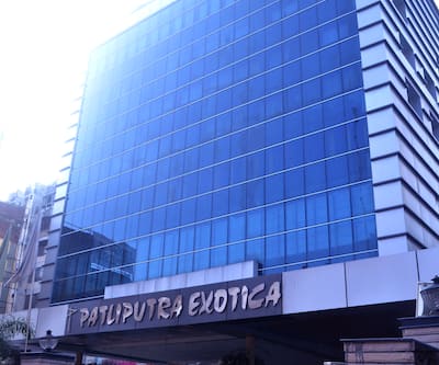 https://imgcld.yatra.com/ytimages/image/upload/t_hotel_yatra_city_desktop/v1476357743/Domestic Hotels/Hotels_Patna/Hotel Patliputra Exotica/Facade.jpg